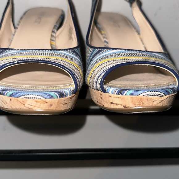 Cute Nine West multi stripe, 3 “ cork heel with open toe.Sz 7 1/2. Never worn. - Picture 9 of 9